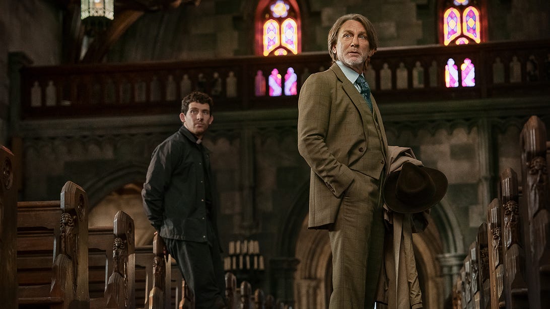 Wake Up Dead Man Review: Josh O'Connor Lights Up the Darkest Knives Out Mystery Yet